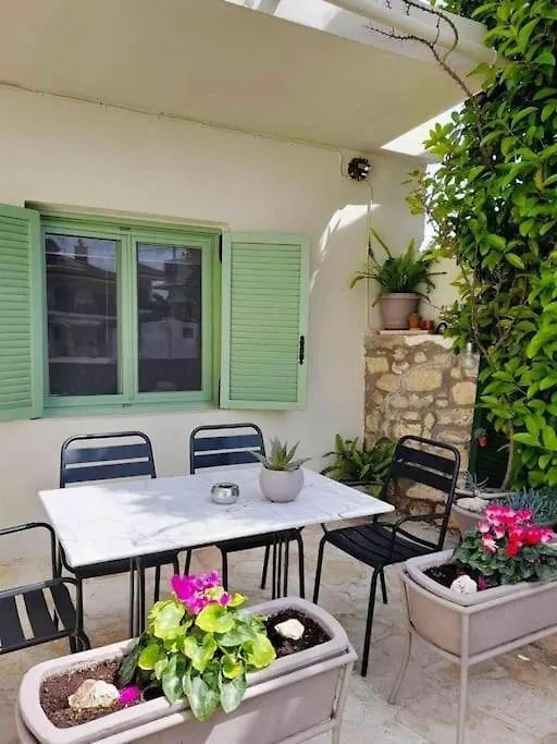 Rodon - Appartment With Seaview Backyard In Άφυτος Ελλάδα