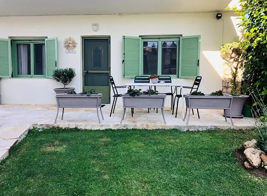 Rodon - Appartment With Seaview Backyard In Άφυτος Ελλάδα